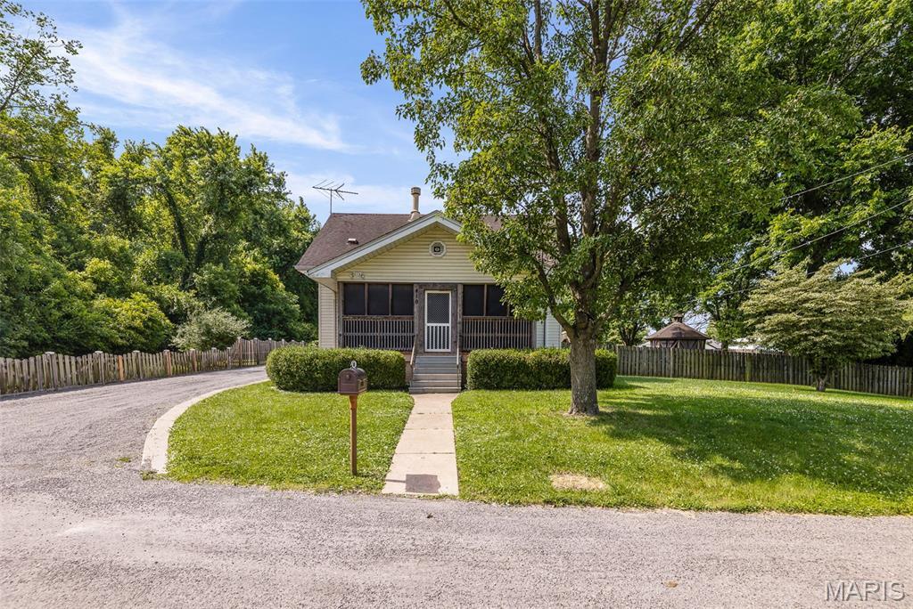 Property Photo:  410 Oran Street  IL 62234 