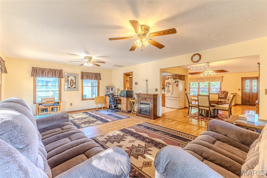 Property Photo: 1432 Lana Drive MO 65536