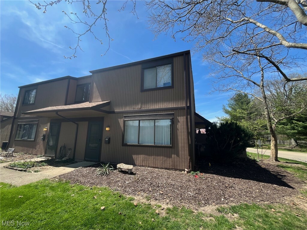 Property Photo: 9586 Fernwood Drive OH 44138