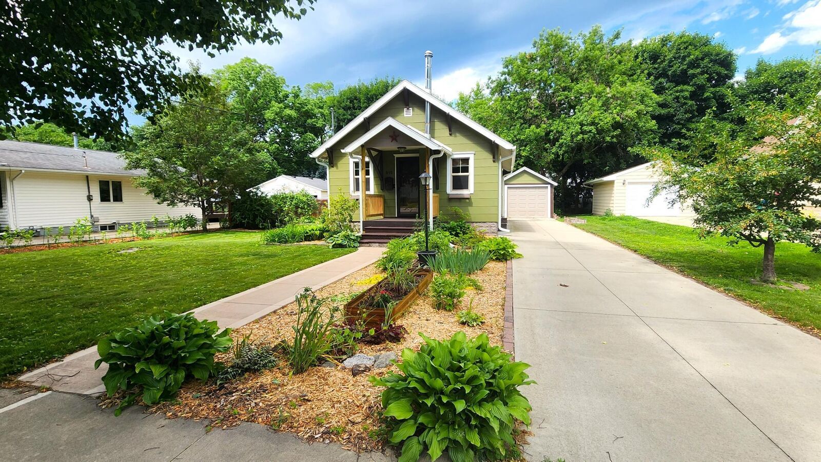 Property Photo: 915 8th Avenue SE MN 55904