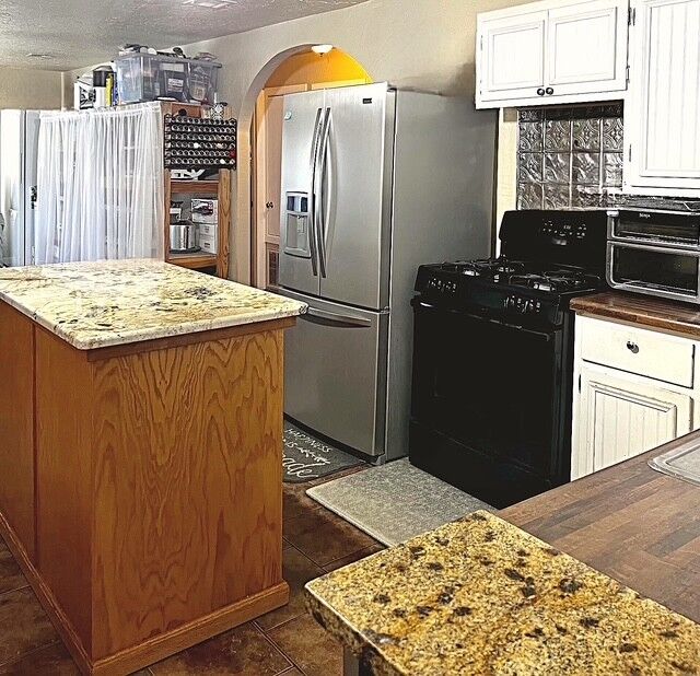 Property Photo:  3408 S Lincoln Street  AR 72761 