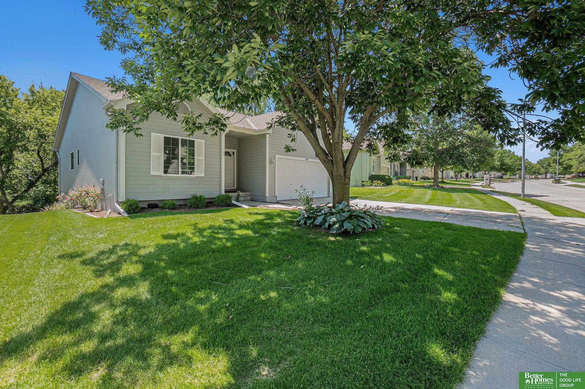 Property Photo: 15209 Saratoga Street NE 68116