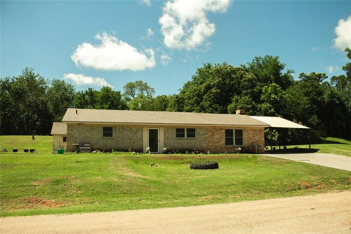 Property Photo:  817 Park View Drive  OK 73057 