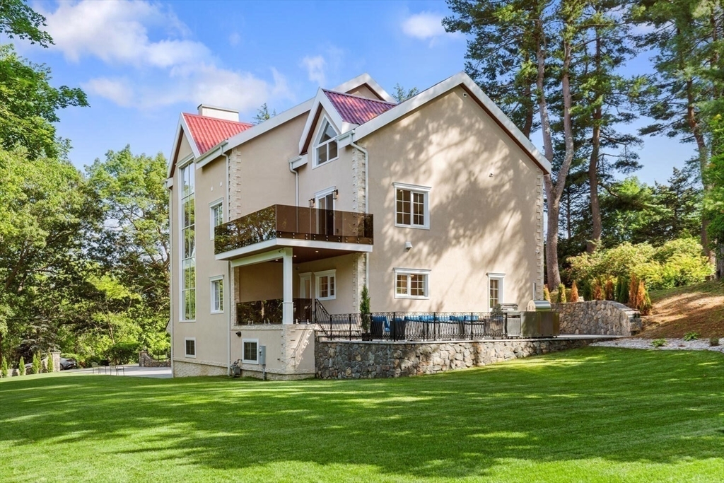 Property Photo:  58 Chestnut St  MA 01940 