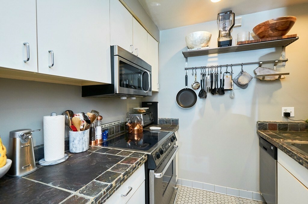 Property Photo:  18 East Springfield St 18-3  MA 02118 