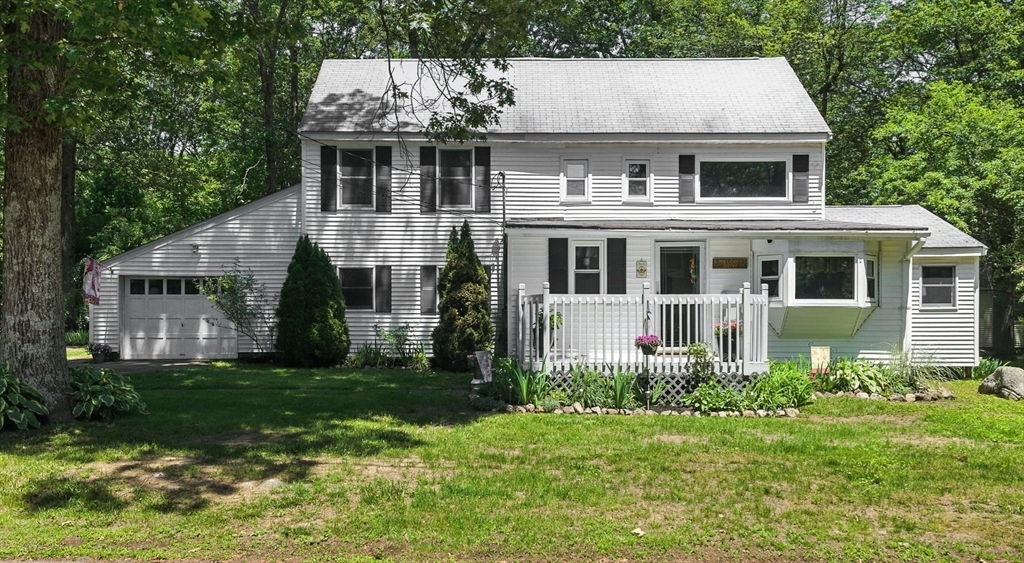 Property Photo: 6 Hillcrest Dr MA 01748