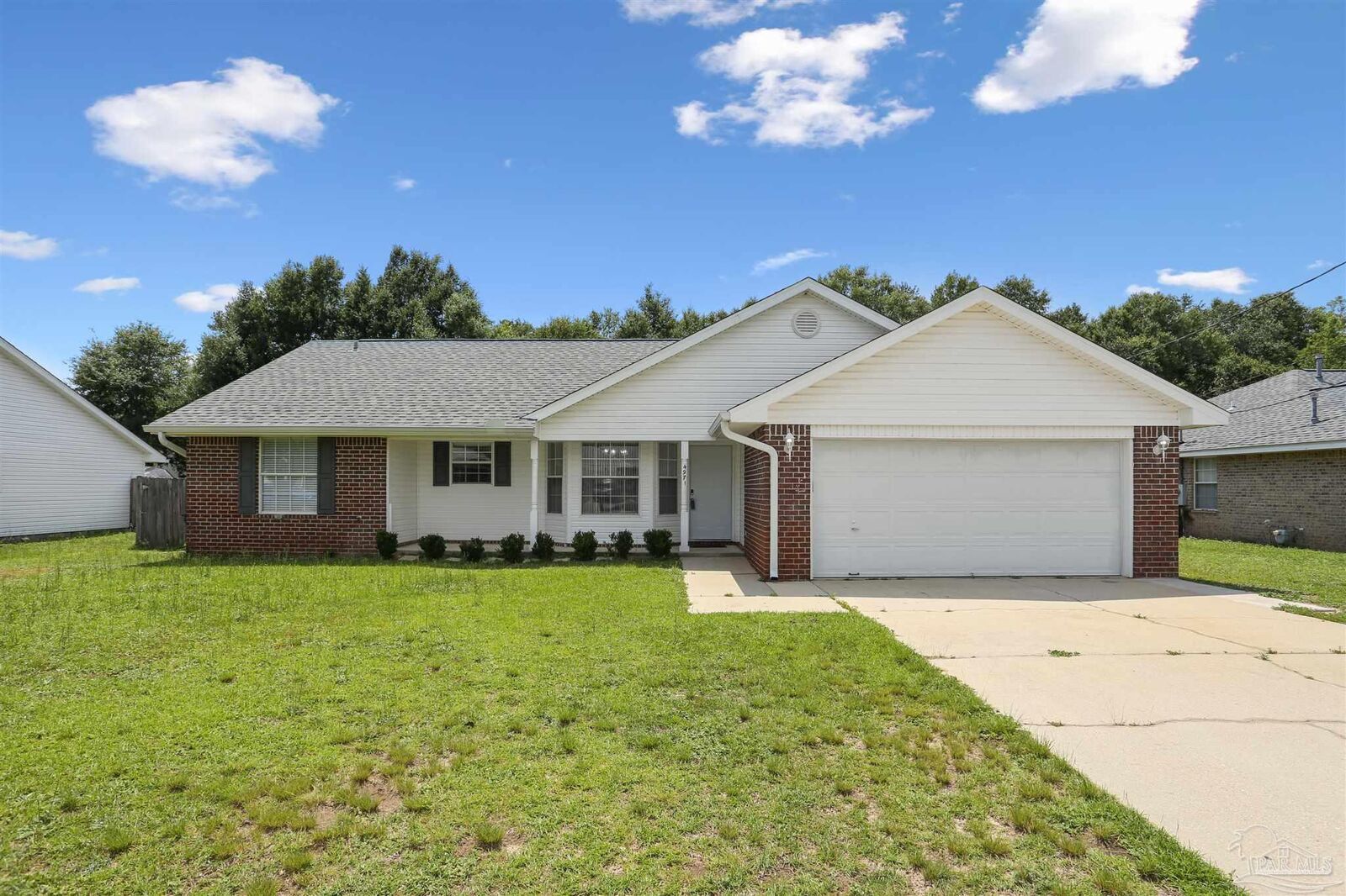 Property Photo: 4971 Spencer Oaks Blvd FL 32571