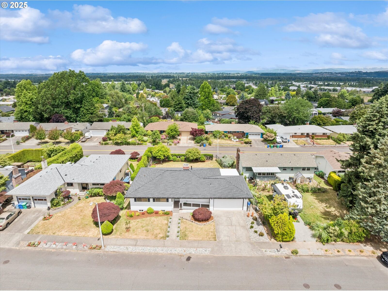 Property Photo:  14205 NE Fremont Ct  OR 97230 