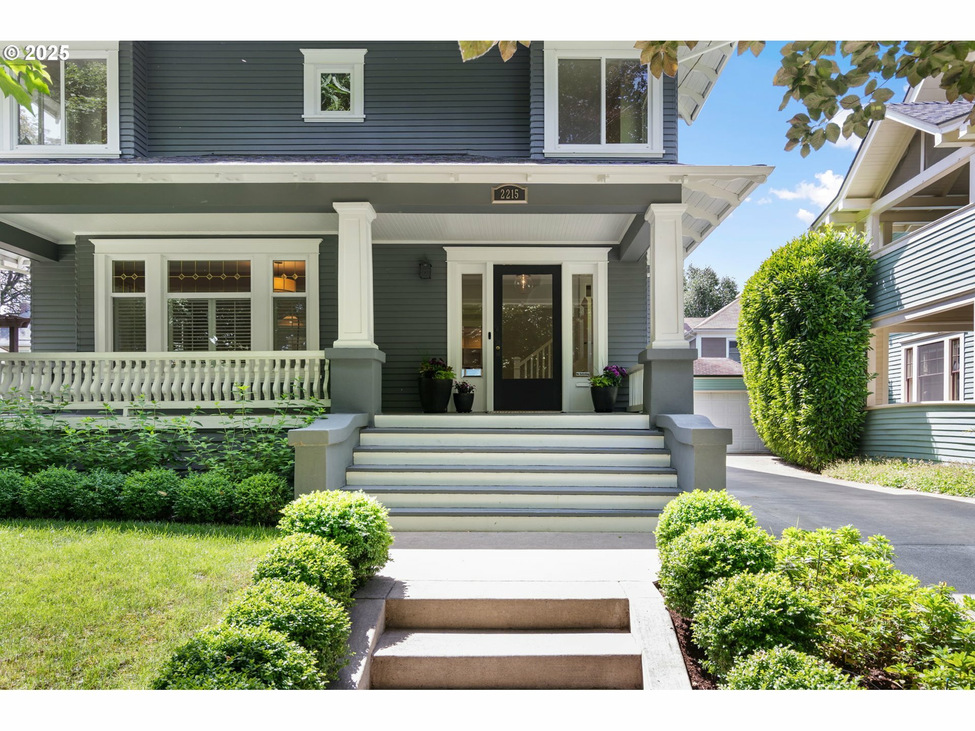 Property Photo: 2215 NE 24th Ave OR 97212