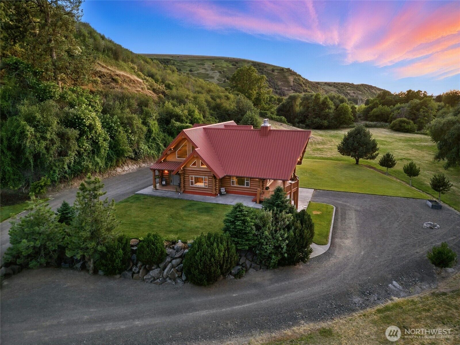 Property Photo: 1025 Orchard Street WA 99361