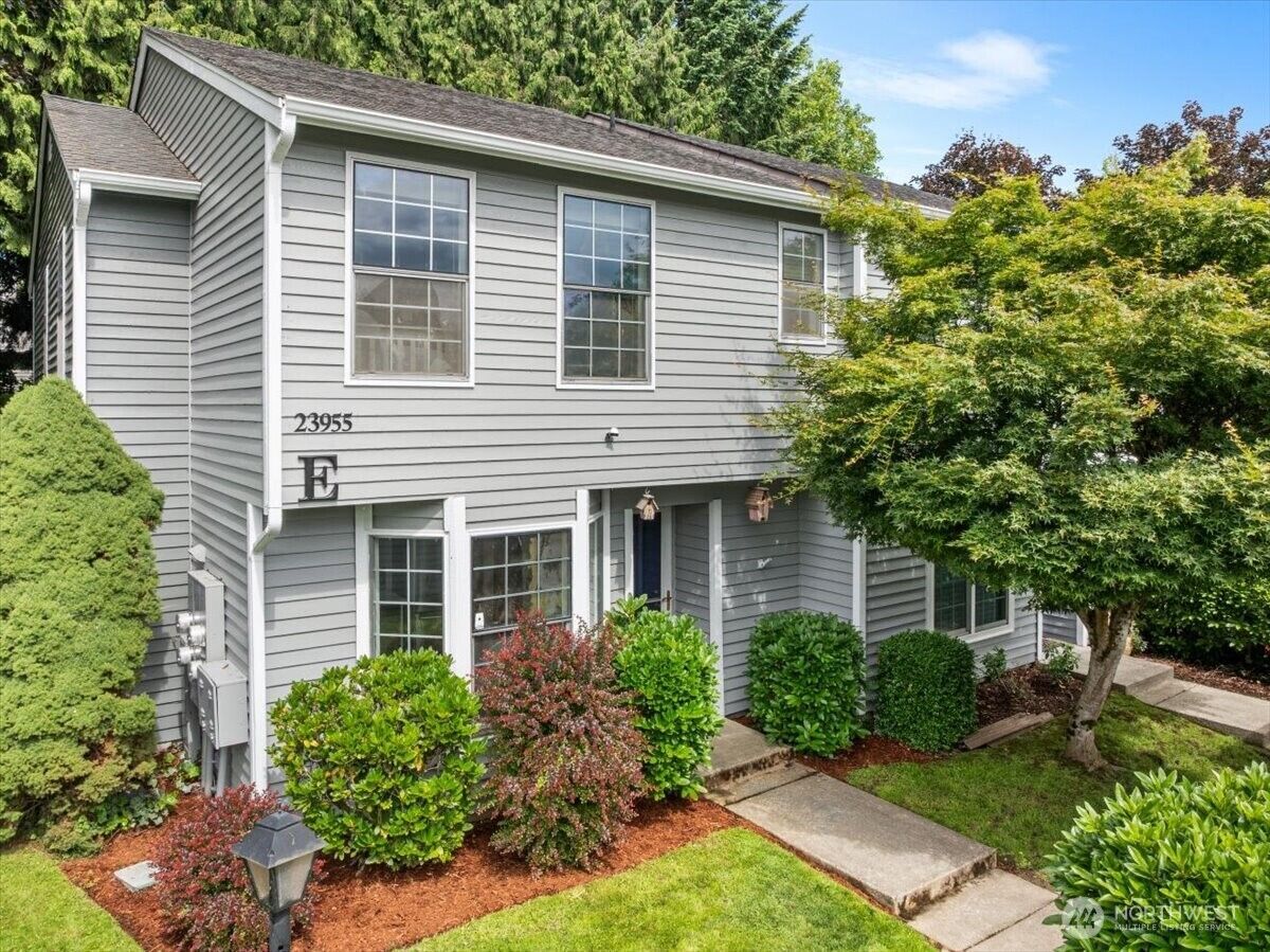 Property Photo: 23955 58th Court S E1 WA 98032