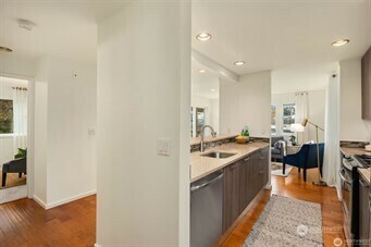 Property Photo:  1926  Fairview Avenue E 301  WA 98102 