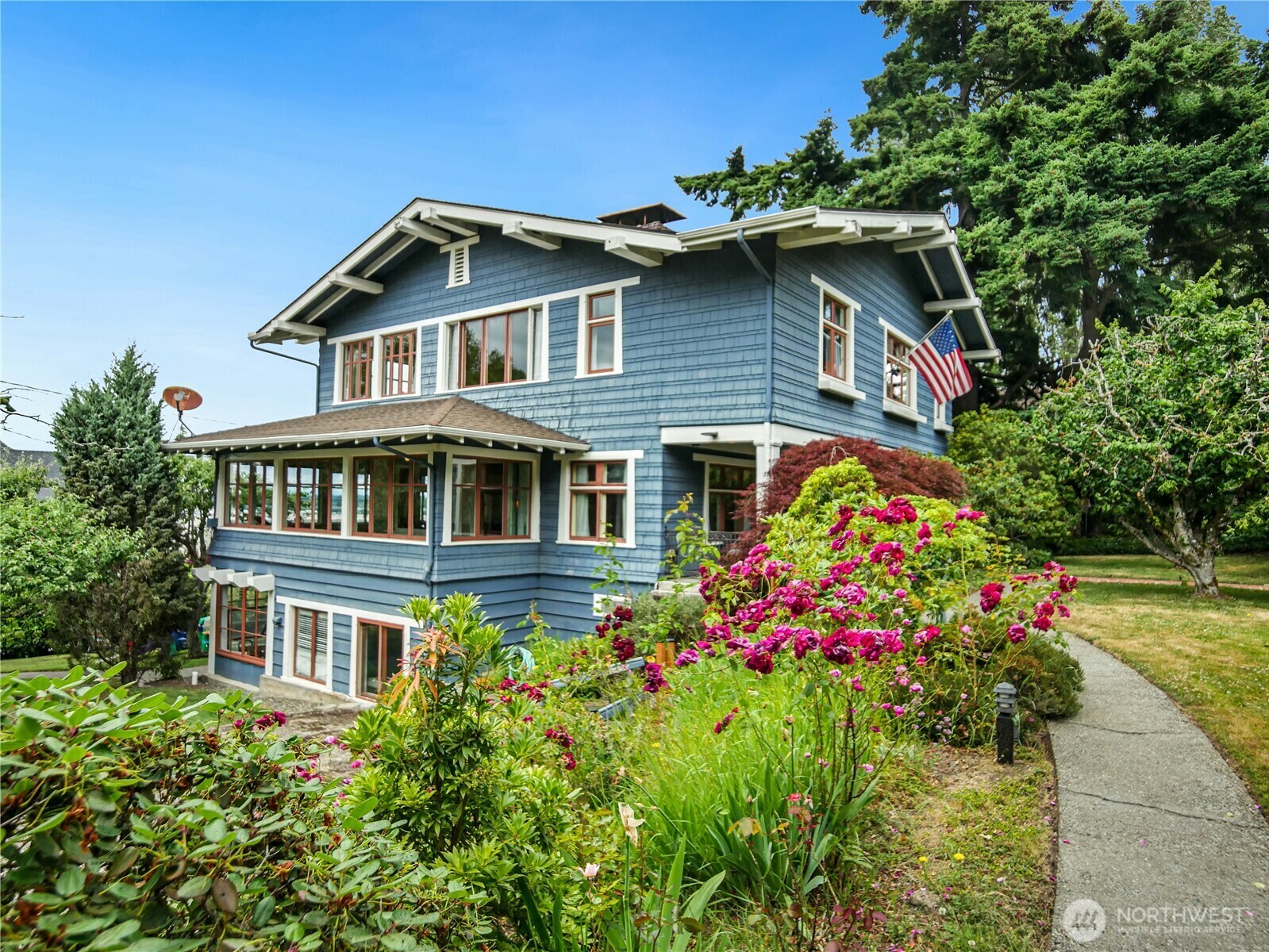 Property Photo: 215 N Forest Street WA 98225
