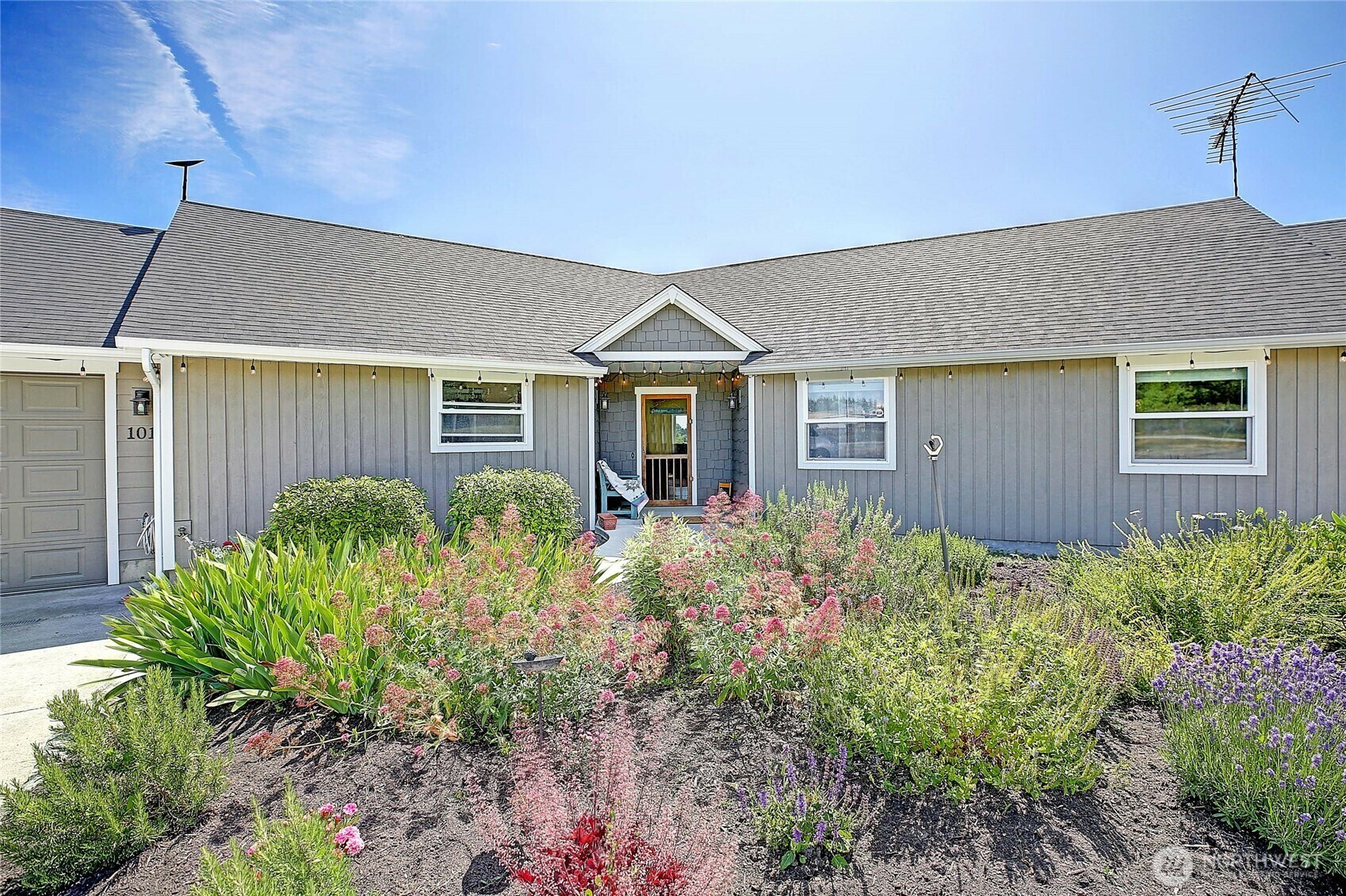 Property Photo: 1010 Mallard Lane WA 98282