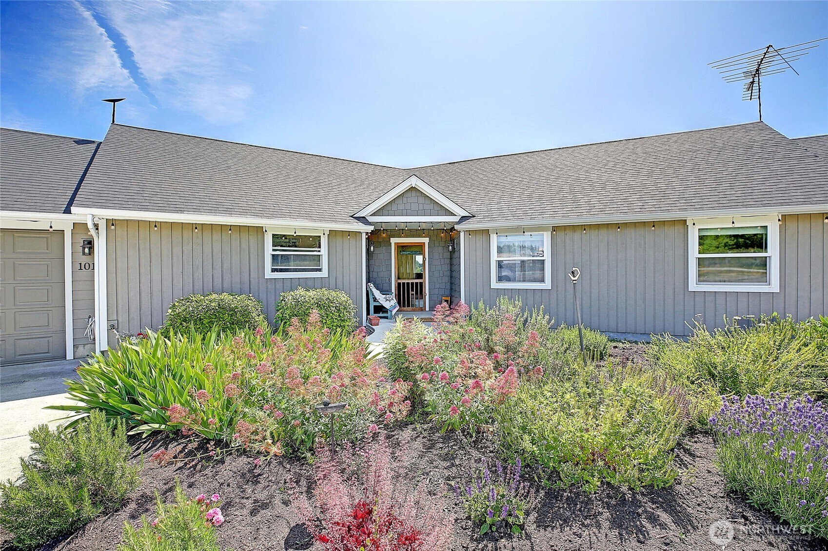 Property Photo: 1010 Mallard Lane WA 98282