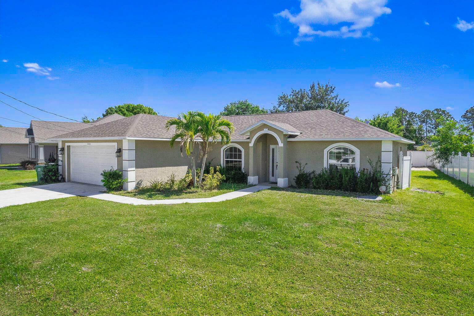Property Photo: 5533 NW Cordrey Street FL 34986