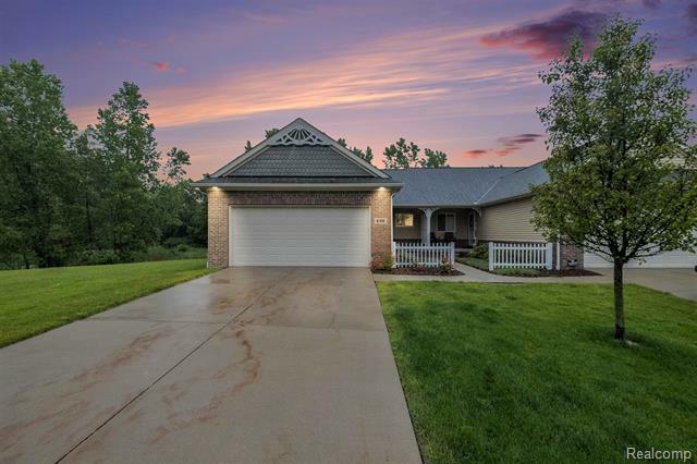 Property Photo:  698 Shoreline Drive  MI 48430 