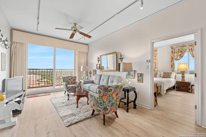 1 Towers Park Ln 2207  San Antonio TX 78209 photo