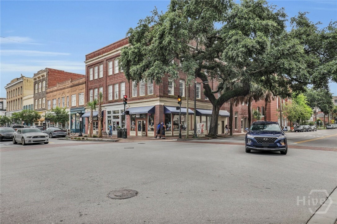 Property Photo: 321 W Broughton Street 5 GA 31401