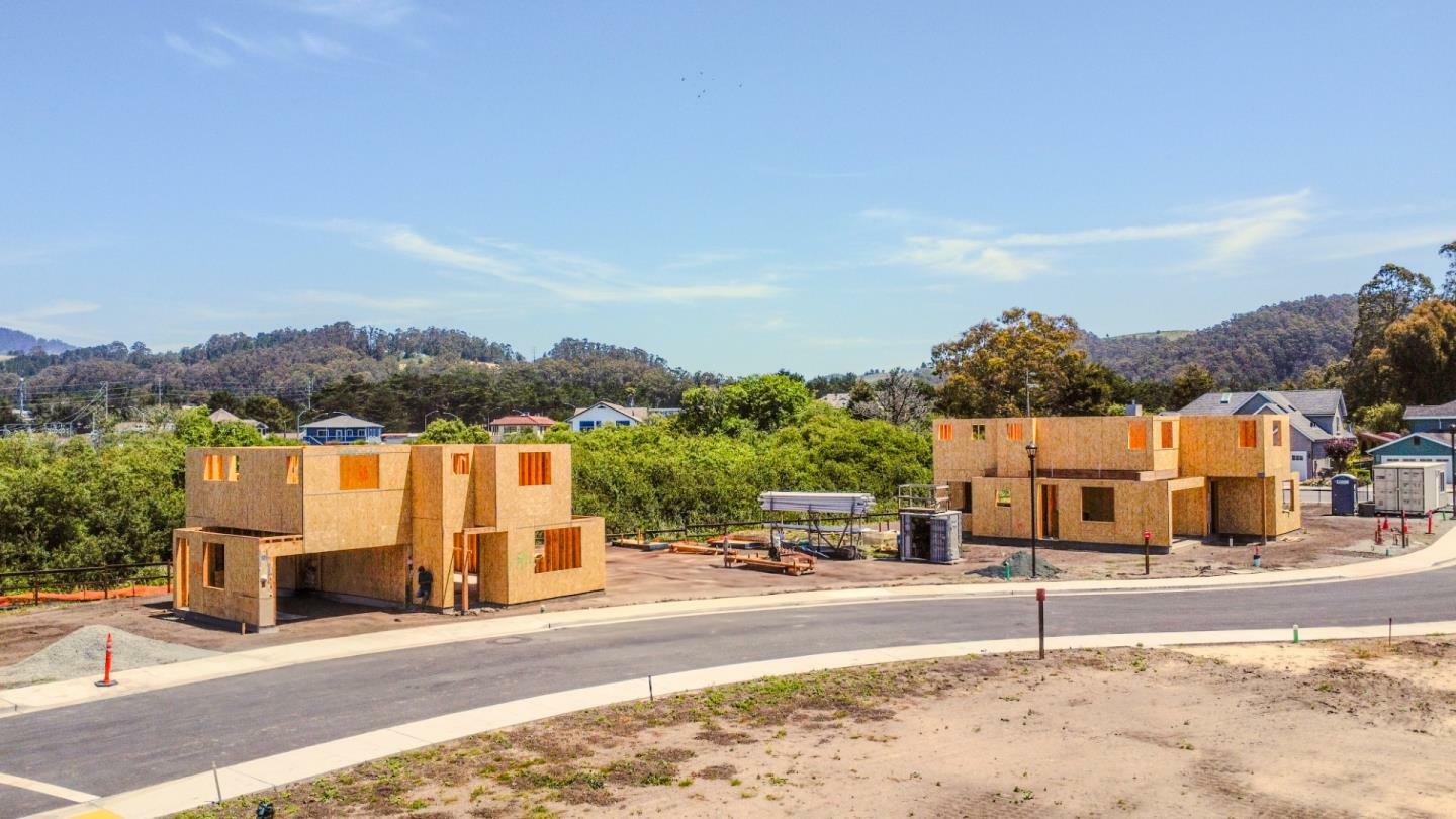 Property Photo: 577 Creekside Court CA 94019
