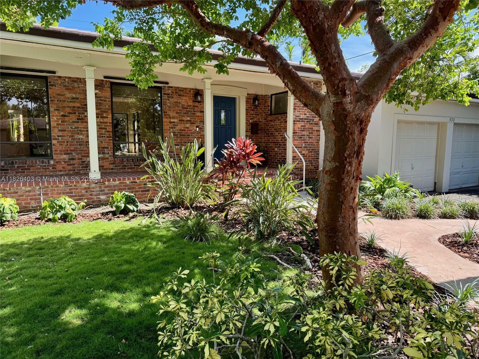 Property Photo: 500 Perugia Ave FL 33146