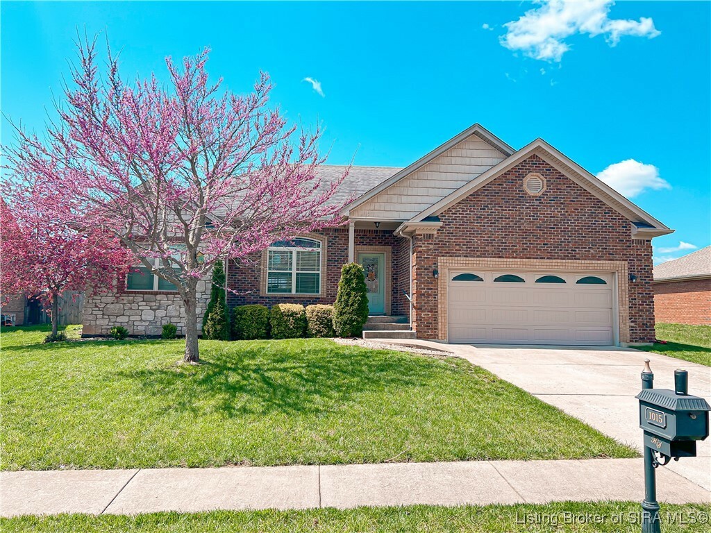 Property Photo: 1015 Frontier Trail IN 47124