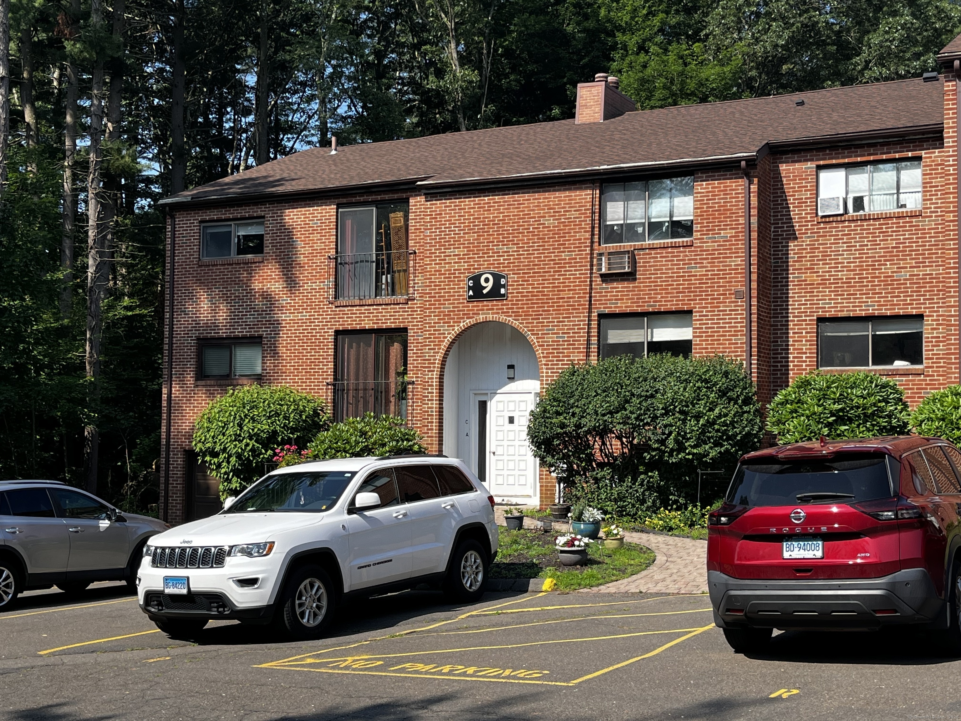 Property Photo: 500 Darling Street 9A CT 06489
