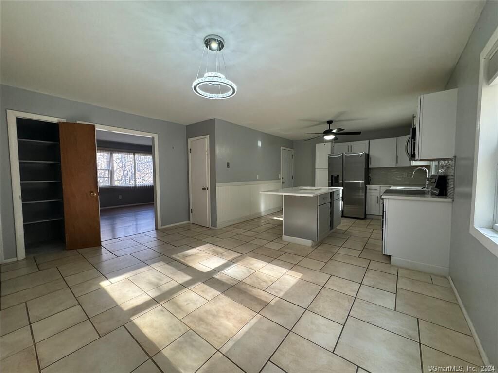 Property Photo:  18 High Top Circle 1  CT 06514 