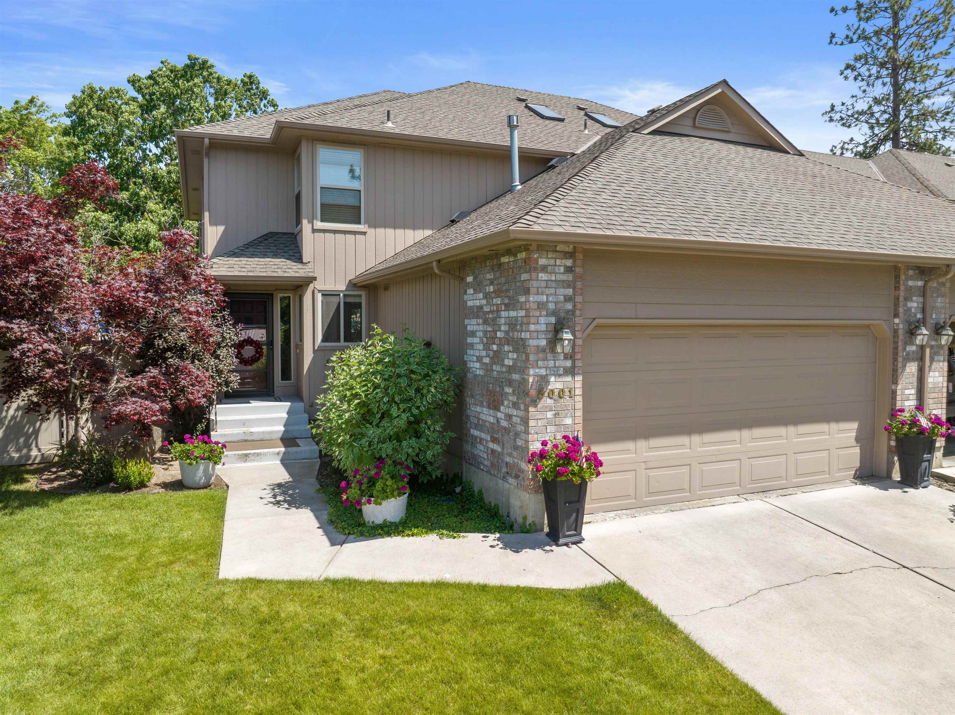 Property Photo: 3001 S Winthrop Ln 3001 WA 99203