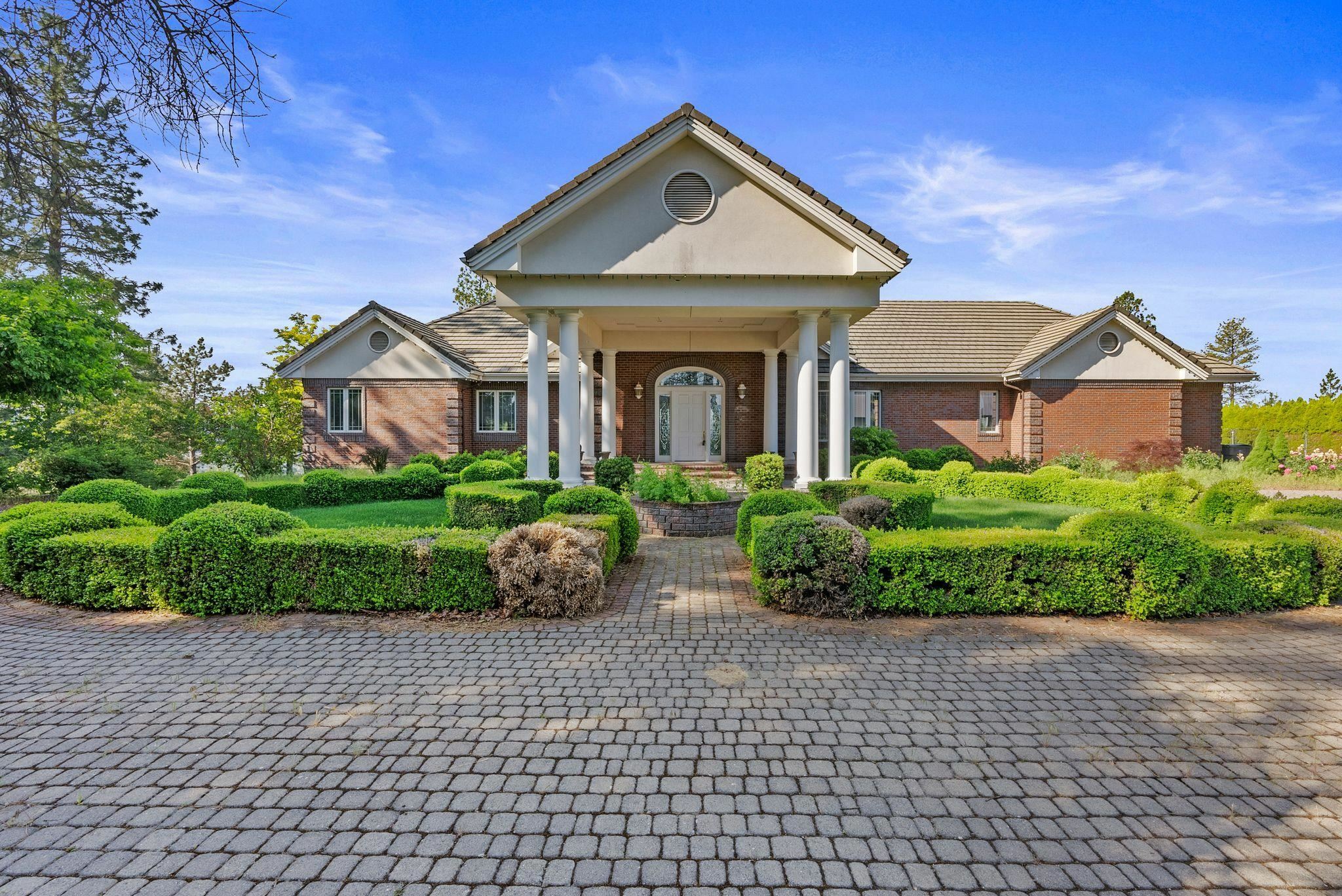 Property Photo:  5647 N Fruit Hill Rd  WA 99217 