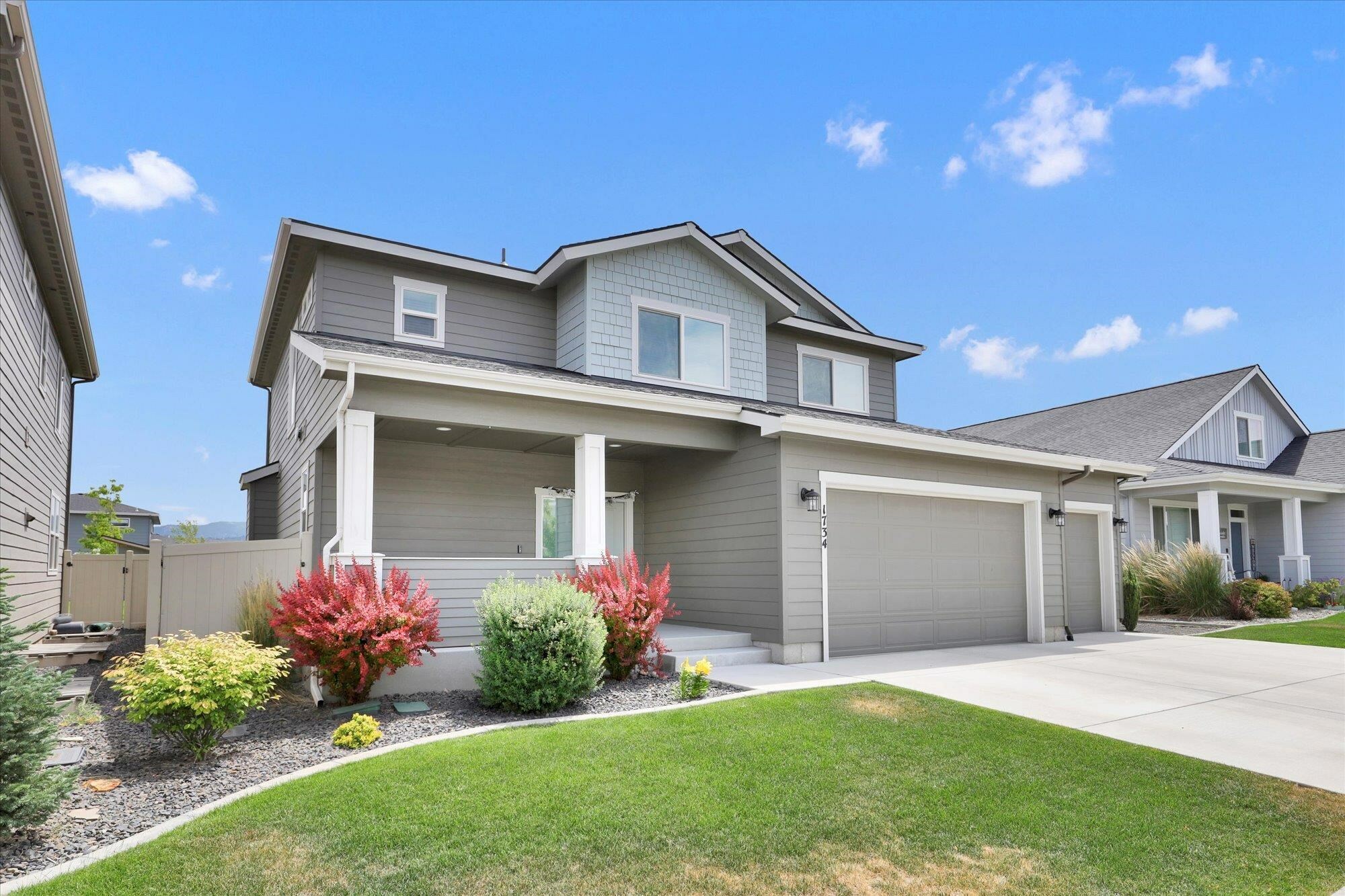 Property Photo: 1734 N Hood River Rd WA 99019