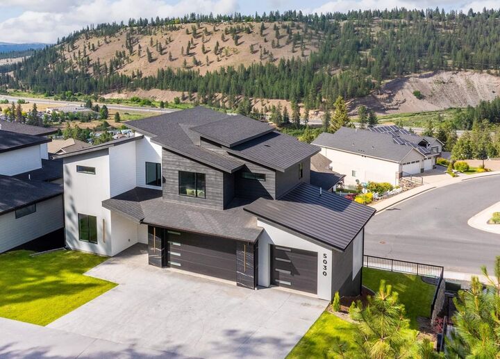Property Photo:  5030 S Lincoln Way  WA 99224 
