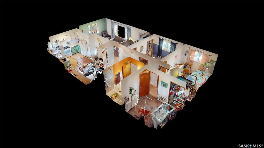 Property Photo: 722 Weldon Avenue SK S7M 2V2