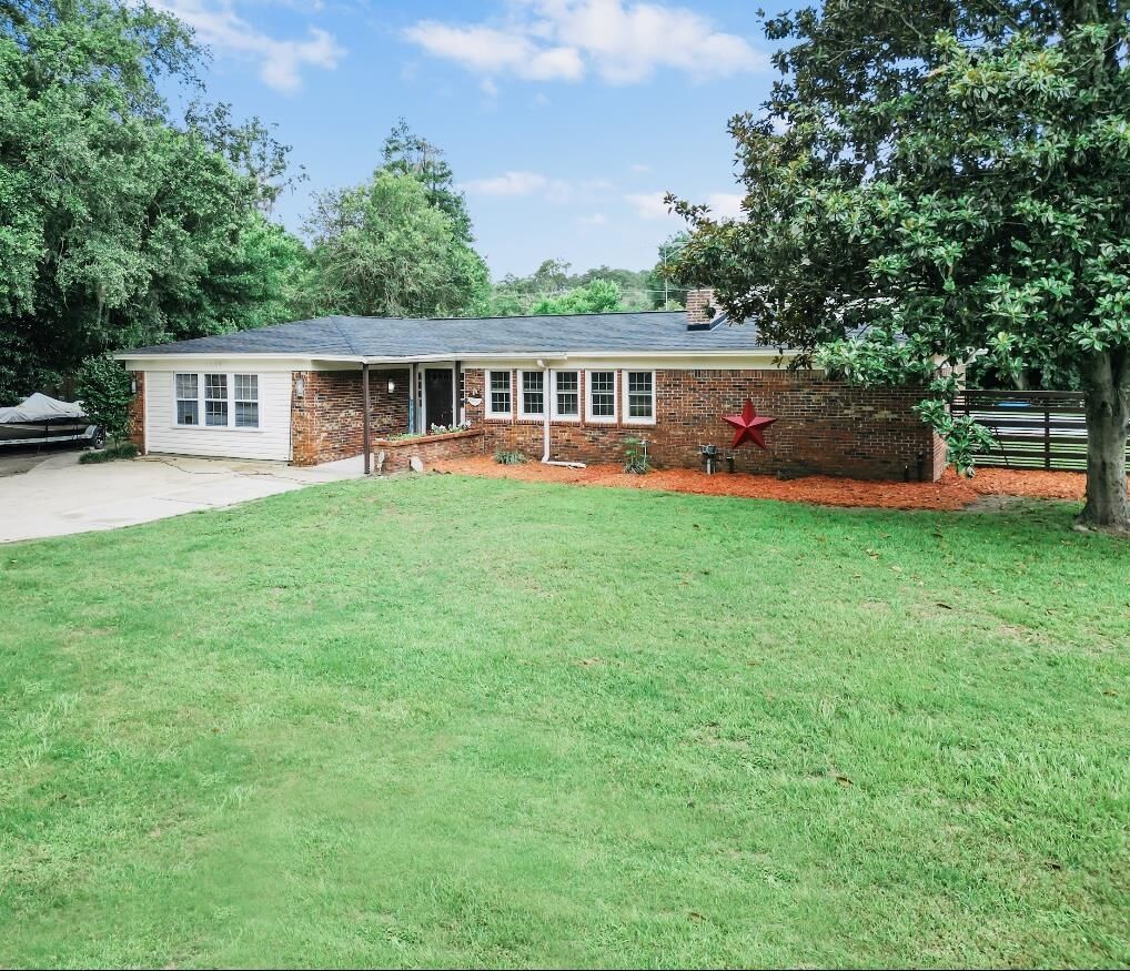 Property Photo:  2025 Shady Oaks Drive  FL 32303 