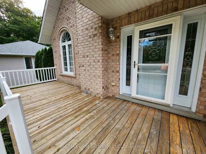 Property Photo: 207 Birch Crescent ON N0G 2R0