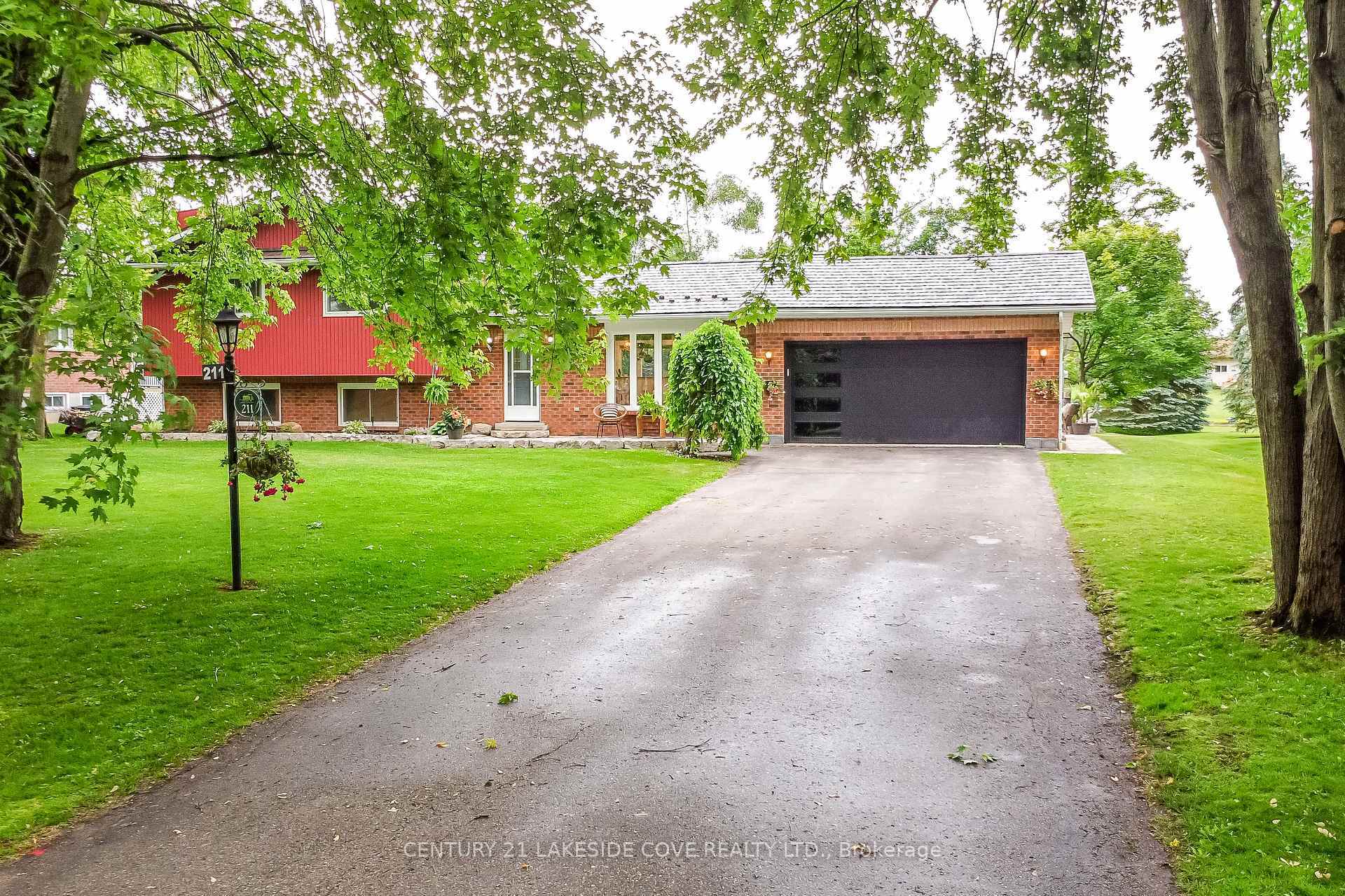 Property Photo: 211 Bayshore Drive ON L0K 1B0