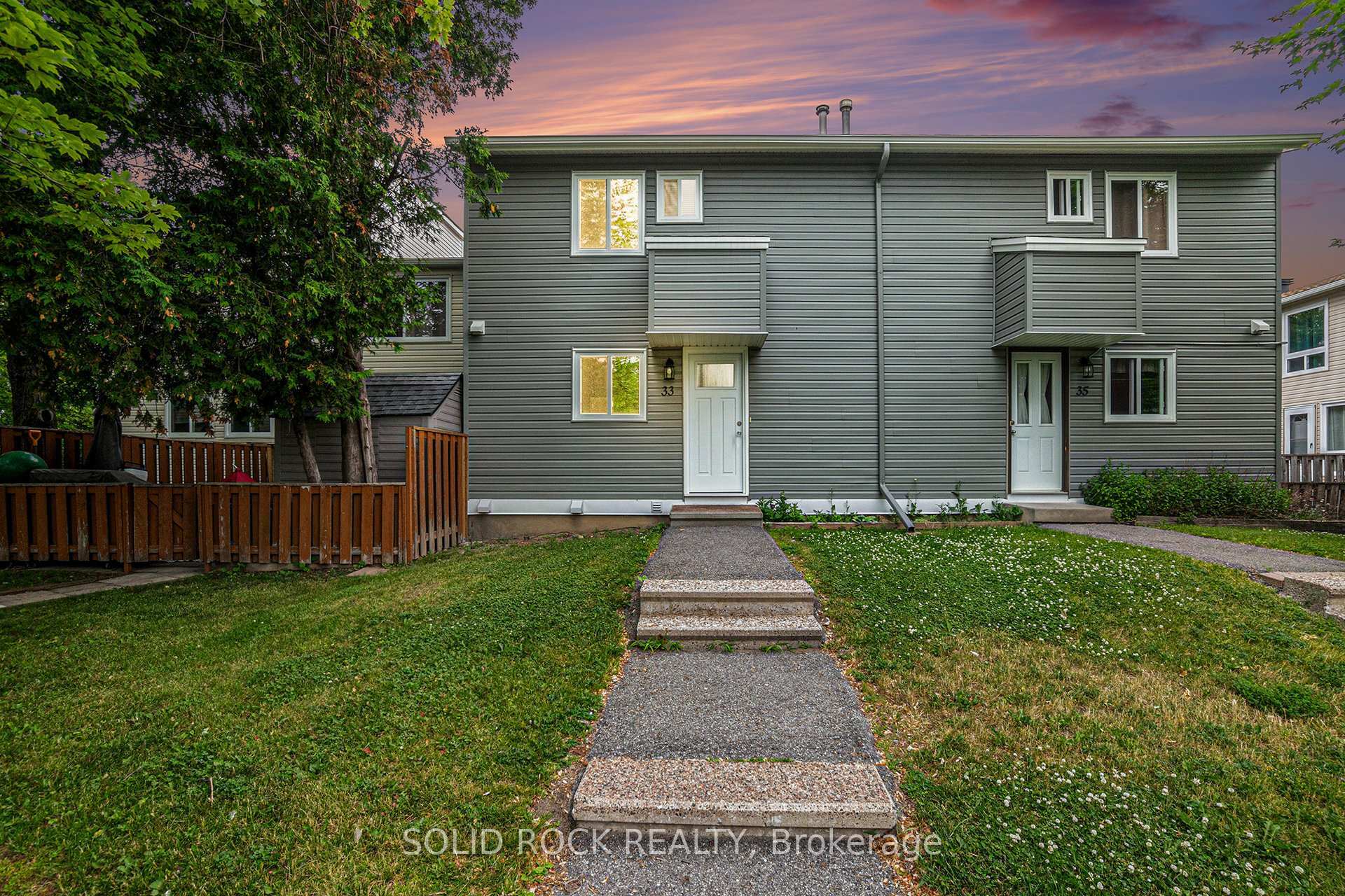 Photo de la propriété: 33 Thistledown Court ON K2J 1N1