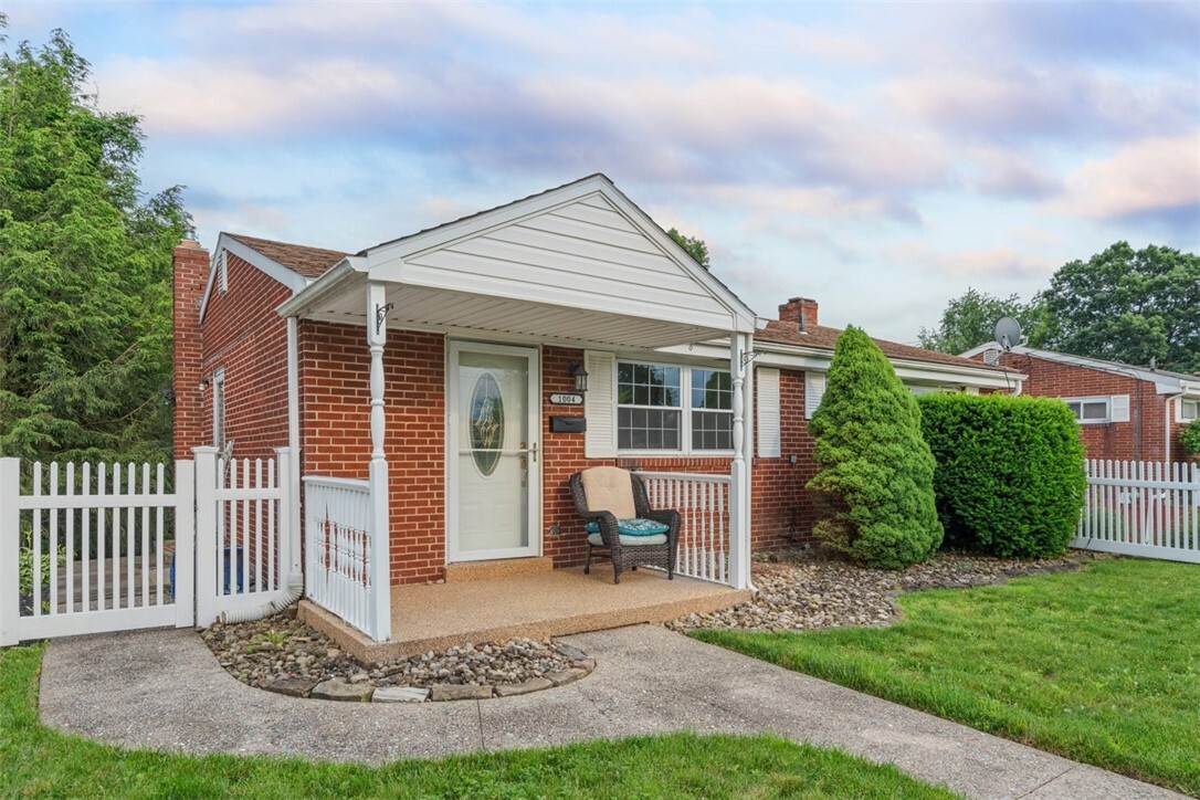 Property Photo: 1004 Collins Ave PA 15005