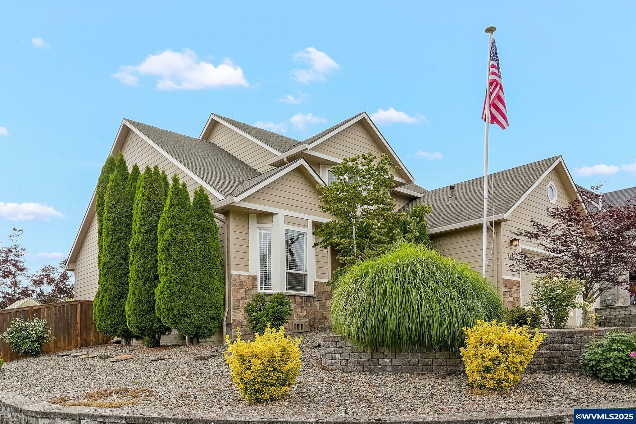 Property Photo: 413 NW Harold St OR 97385