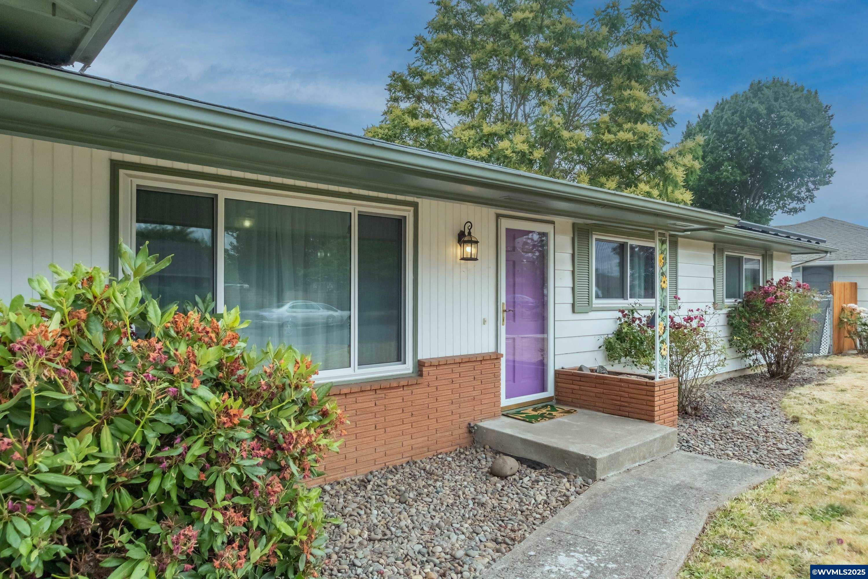 Property Photo:  3085 Windsor Av NE  OR 97301 