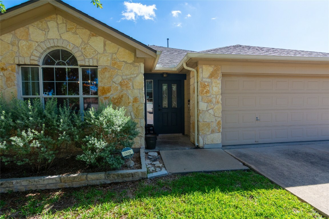 Property Photo: 18421 Dry Brook Loop TX 78660
