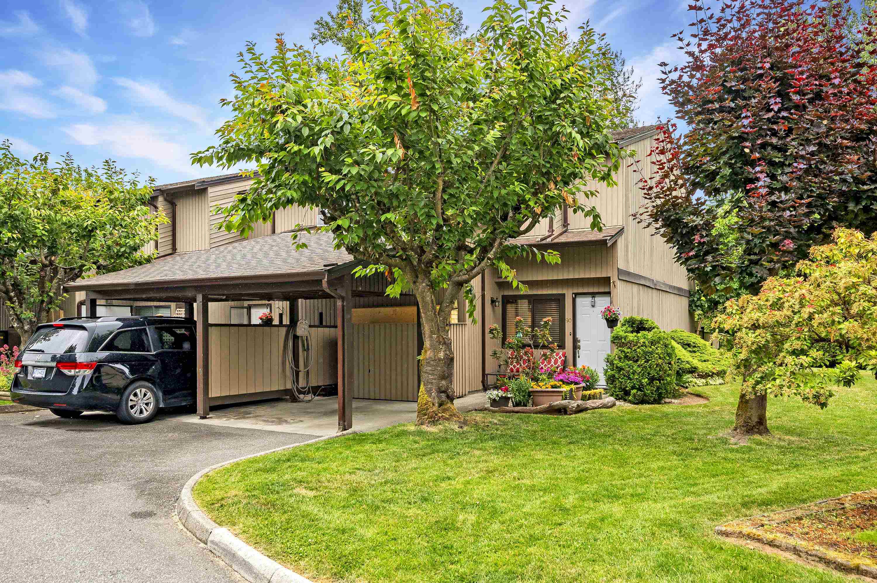 Property Photo: 27044 32 Avenue 90 BC V4W 3T1