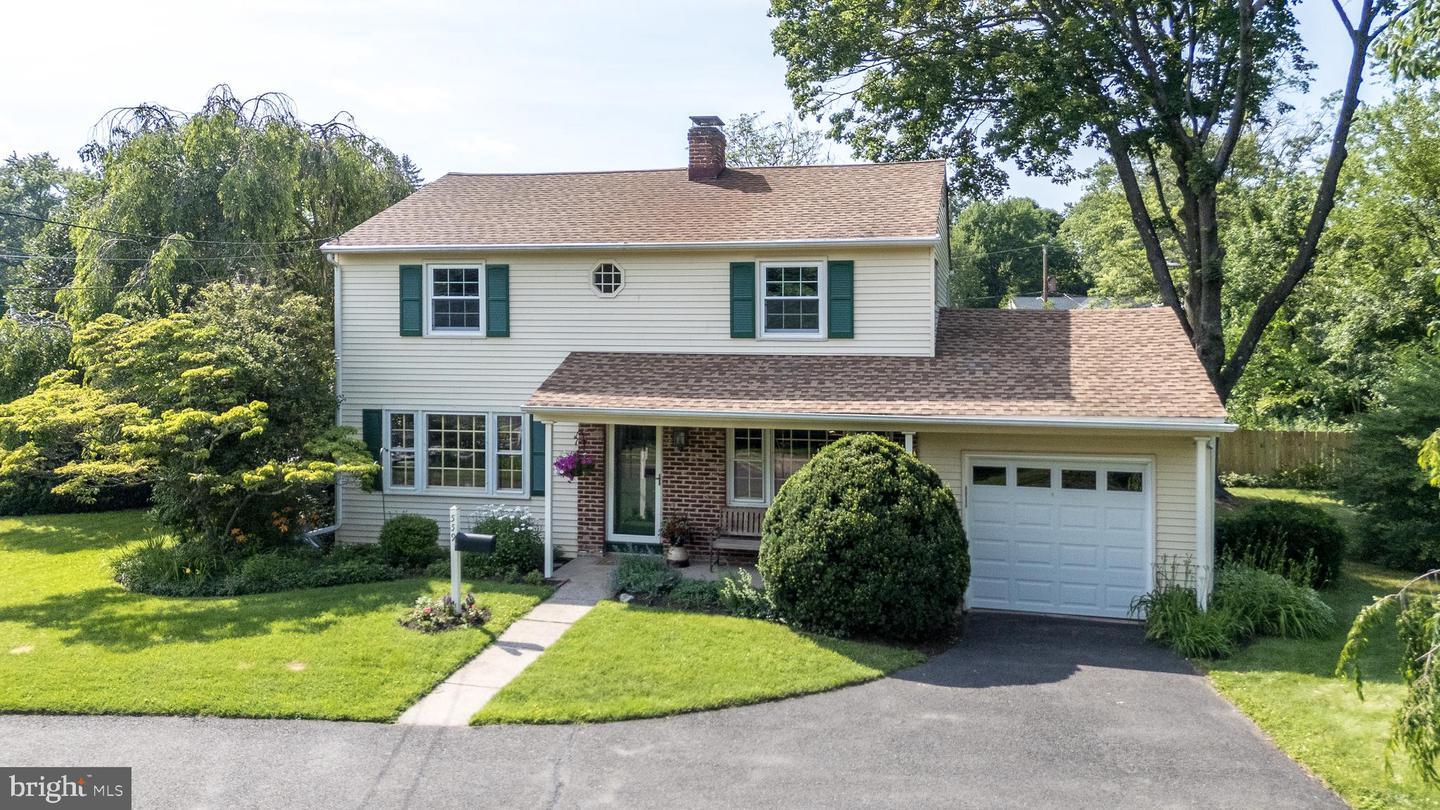 Property Photo: 559 Maple Avenue PA 18901