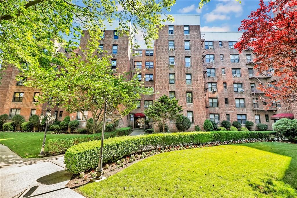 Property Photo: 2241 Plumb 1st Street 3N NY 11229
