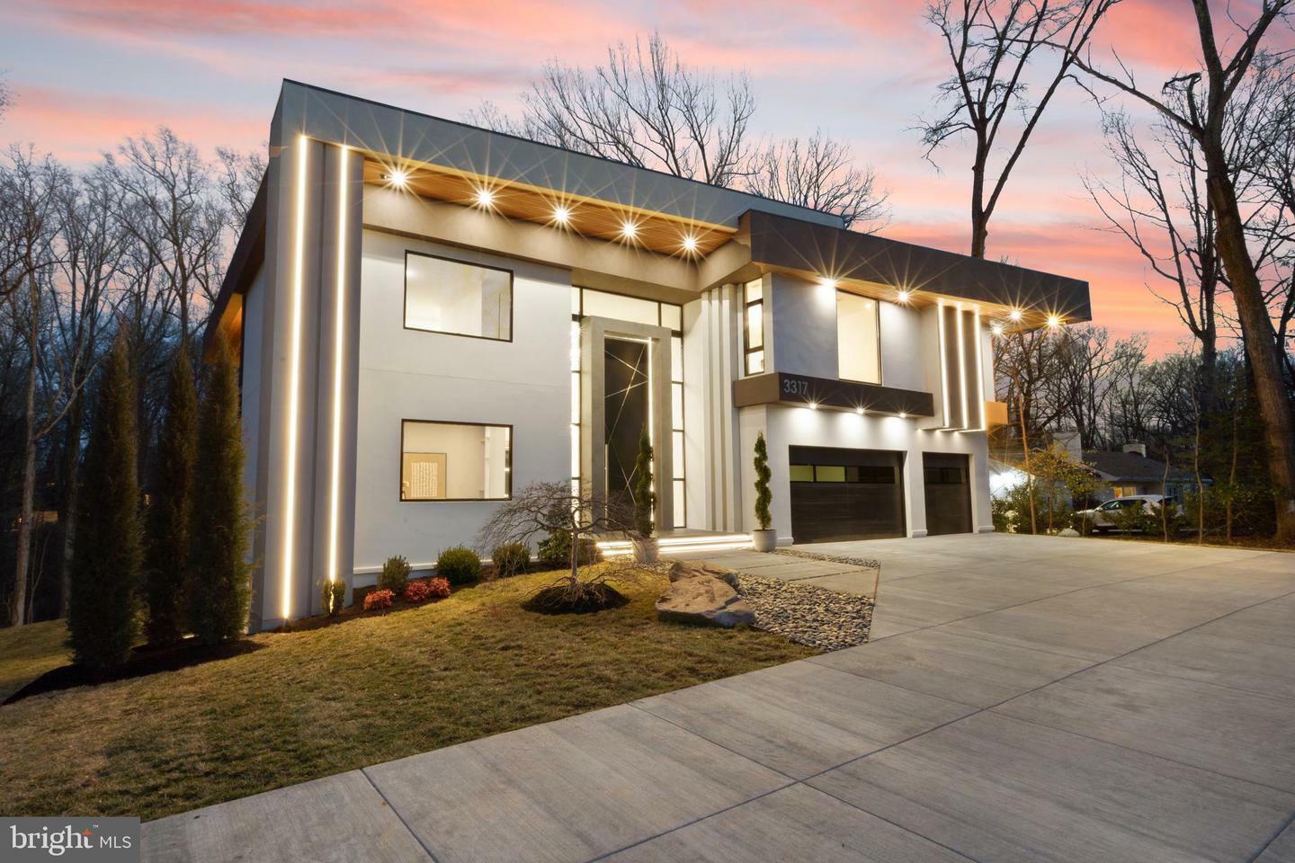 Property Photo: 3317 Prosperity Avenue VA 22031