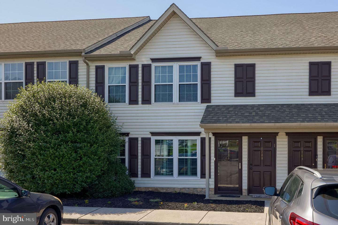 Property Photo:  420 Buttonwood Lane A 420A  PA 17406 