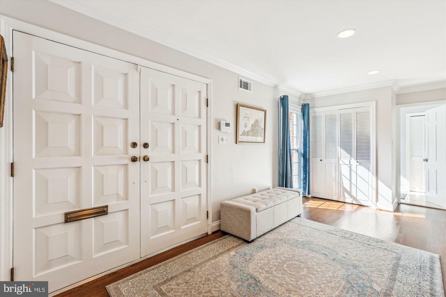 Property Photo: 1200 N Gaillard Street VA 22304