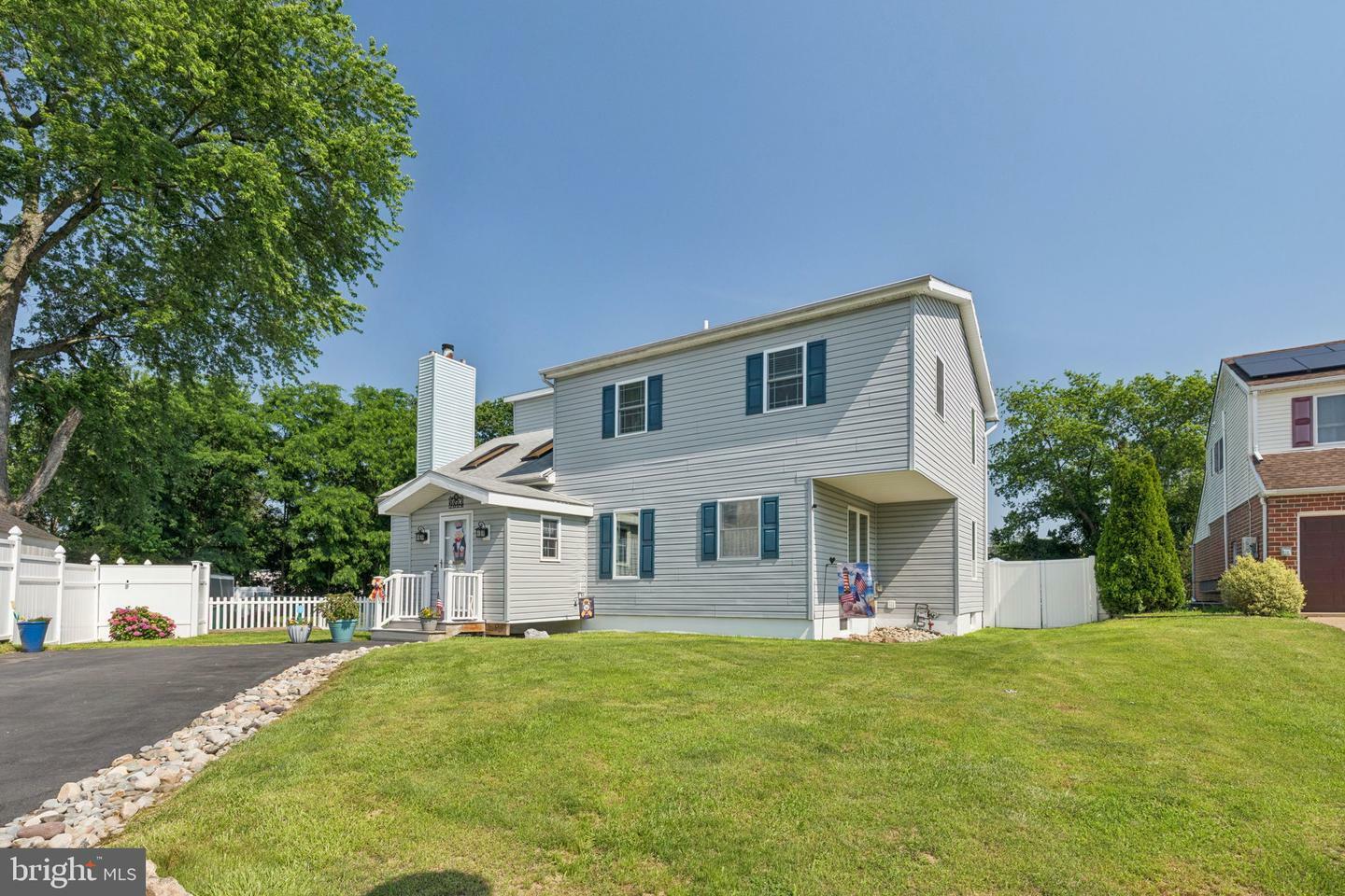 Property Photo: 9804 Avalon Place PA 19114