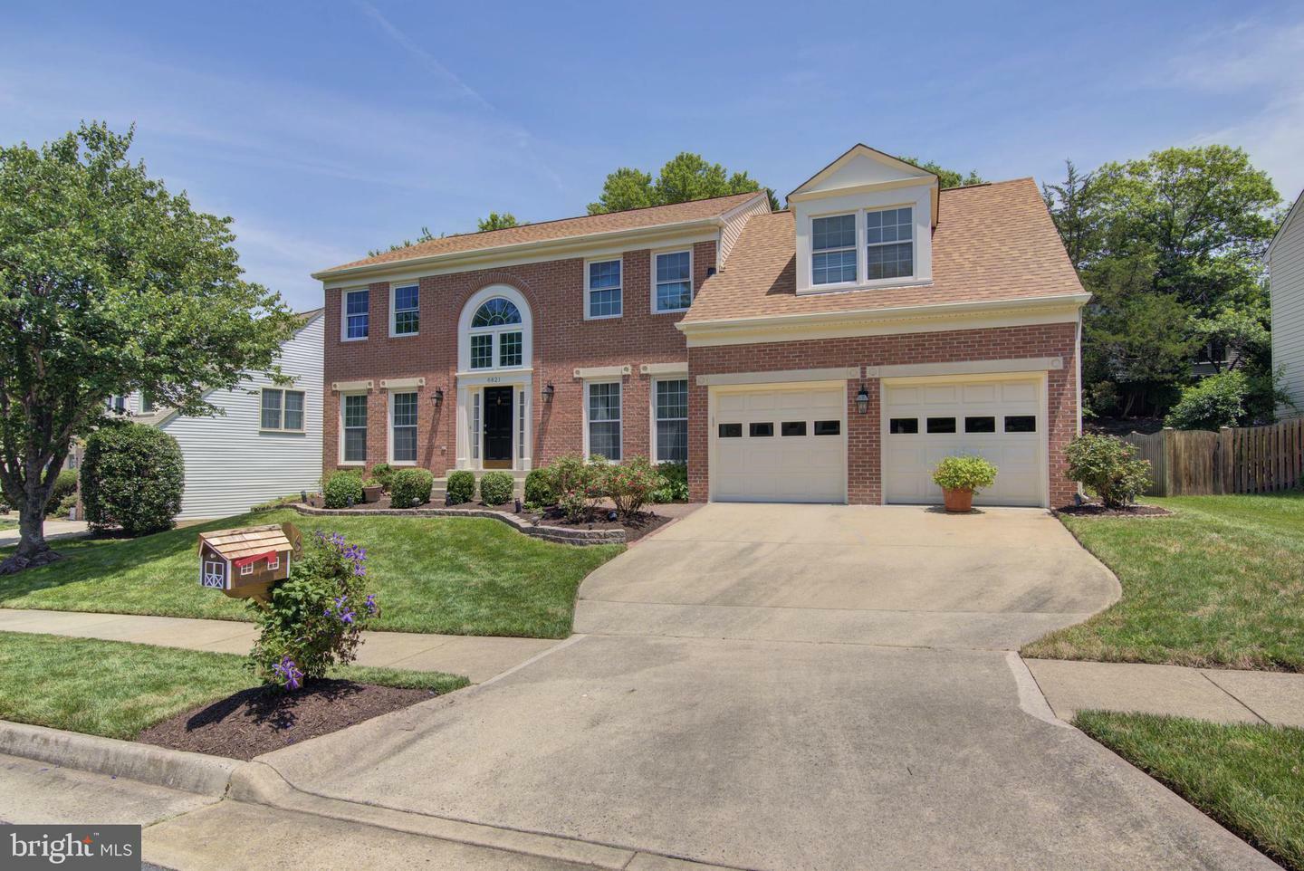 Property Photo: 6821 Compton Heights Circle VA 20124