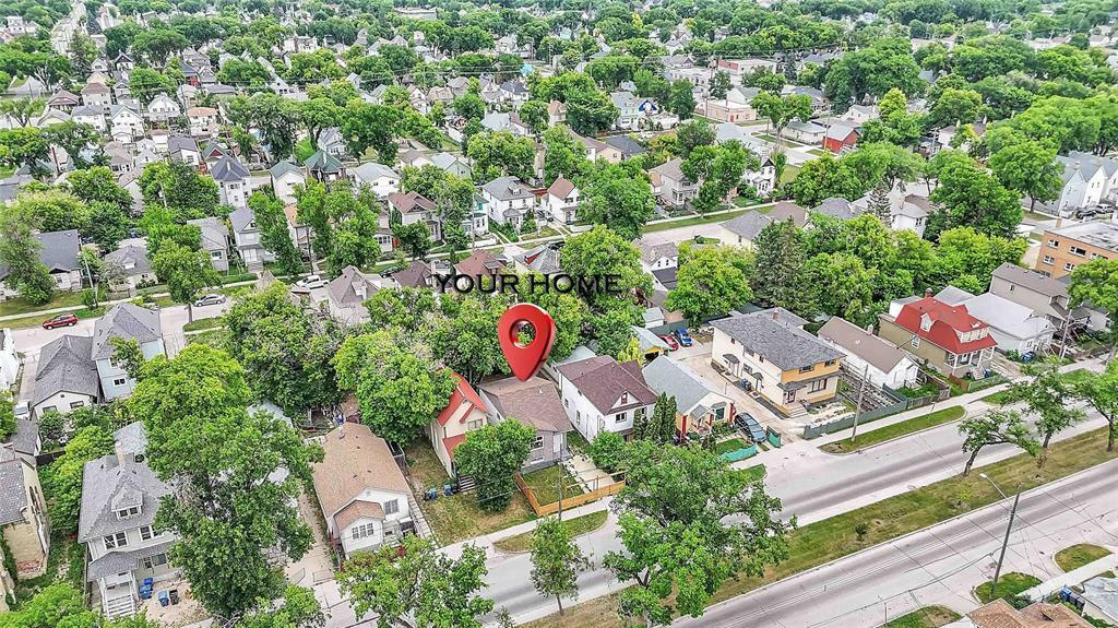 Property Photo:  507 Burrows Avenue  MB R2W 2A3 